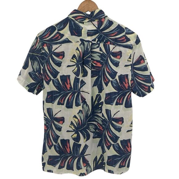 Tommy Hilfiger Tropical Print Classic Fit button up casual shirt size medium - Picture 3 of 6